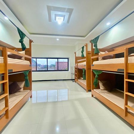 Zzz Hostel Malang Kültér fotó