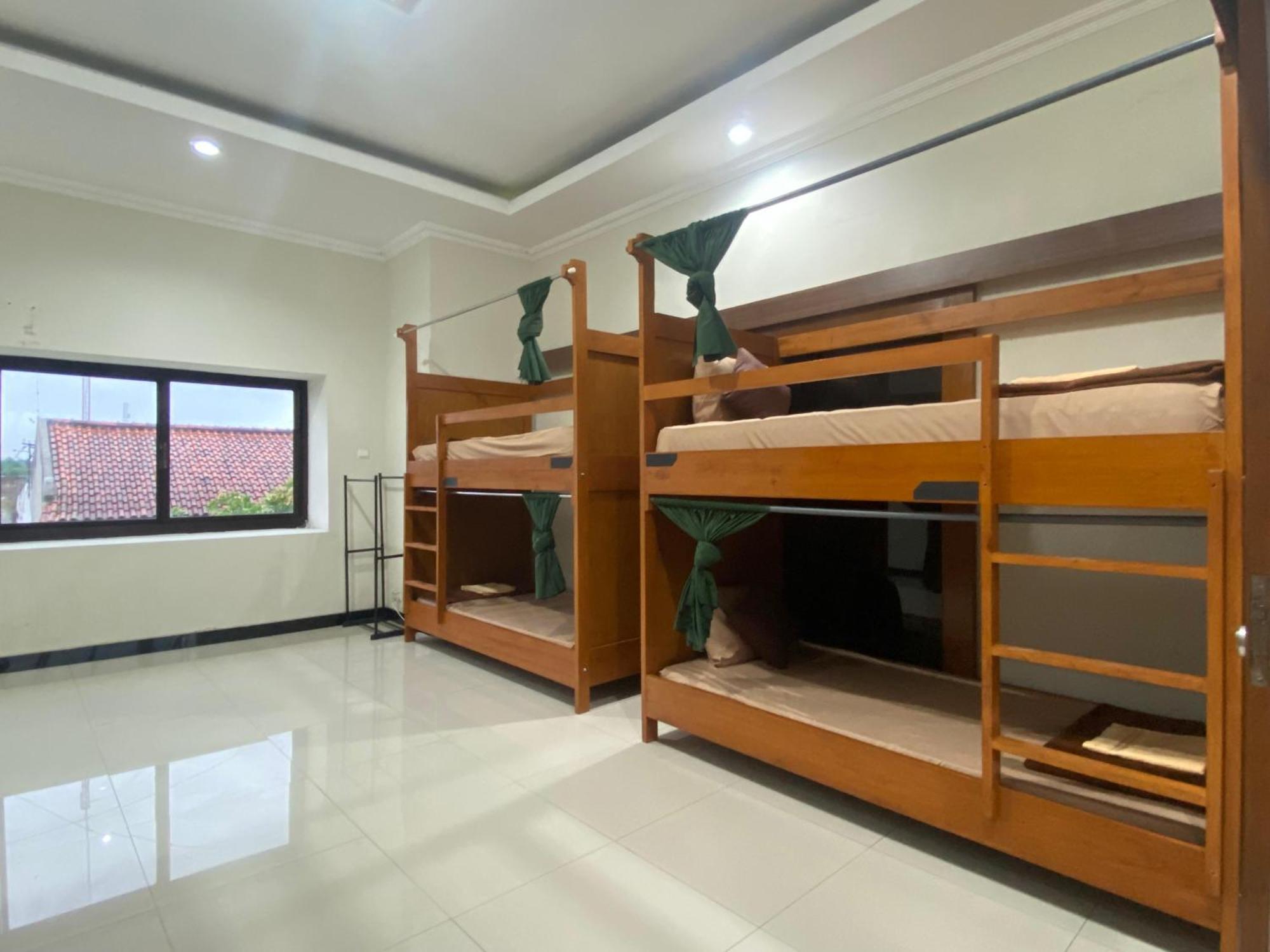 Zzz Hostel Malang Kültér fotó